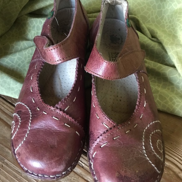 El Naturalista Mary Janes - Picture 2 of 5